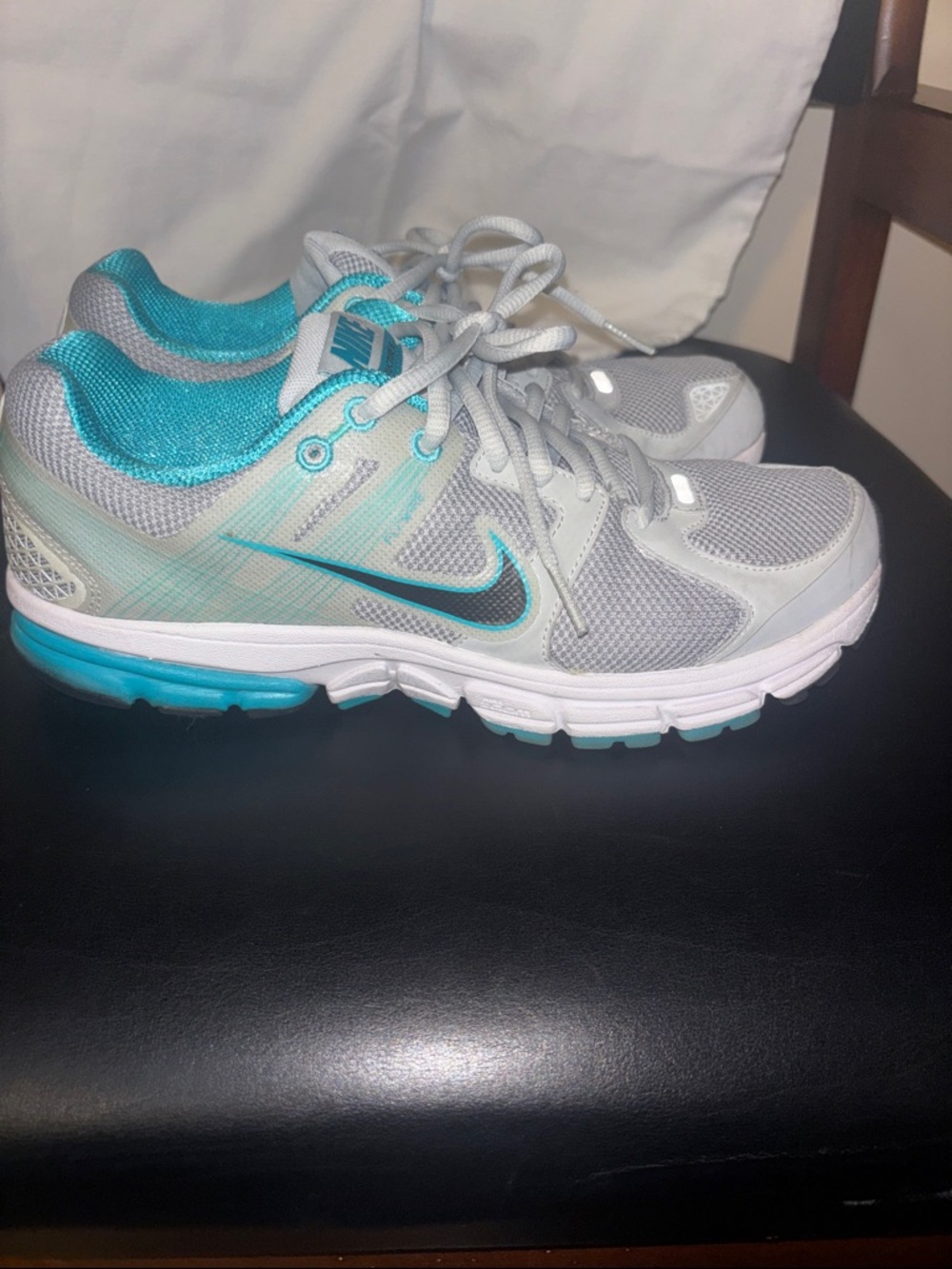 Nike Air Zoom Structure 15 running shoes